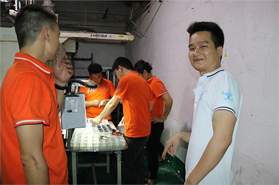 塑膠模具廠博騰納祝各位中秋快樂！
