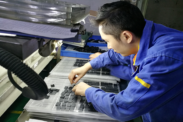 藍(lán)牙耳機(jī)模具廠——2018提前開啟放假模式對(duì)廠家是否有影響？