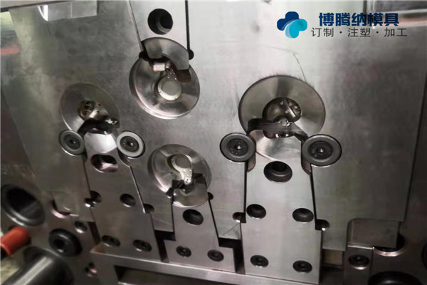 深圳耳機塑膠模具廠哪家好？博騰納300家企業(yè)口碑認可